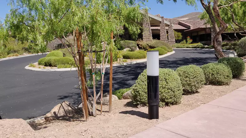 Solar-powered outdoor lighting by the NxT