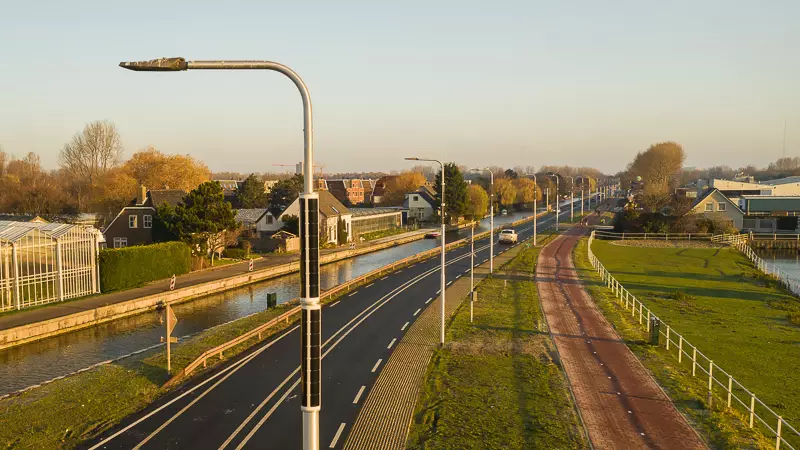 Crash-friendly solar-powered Soluxio streetlights