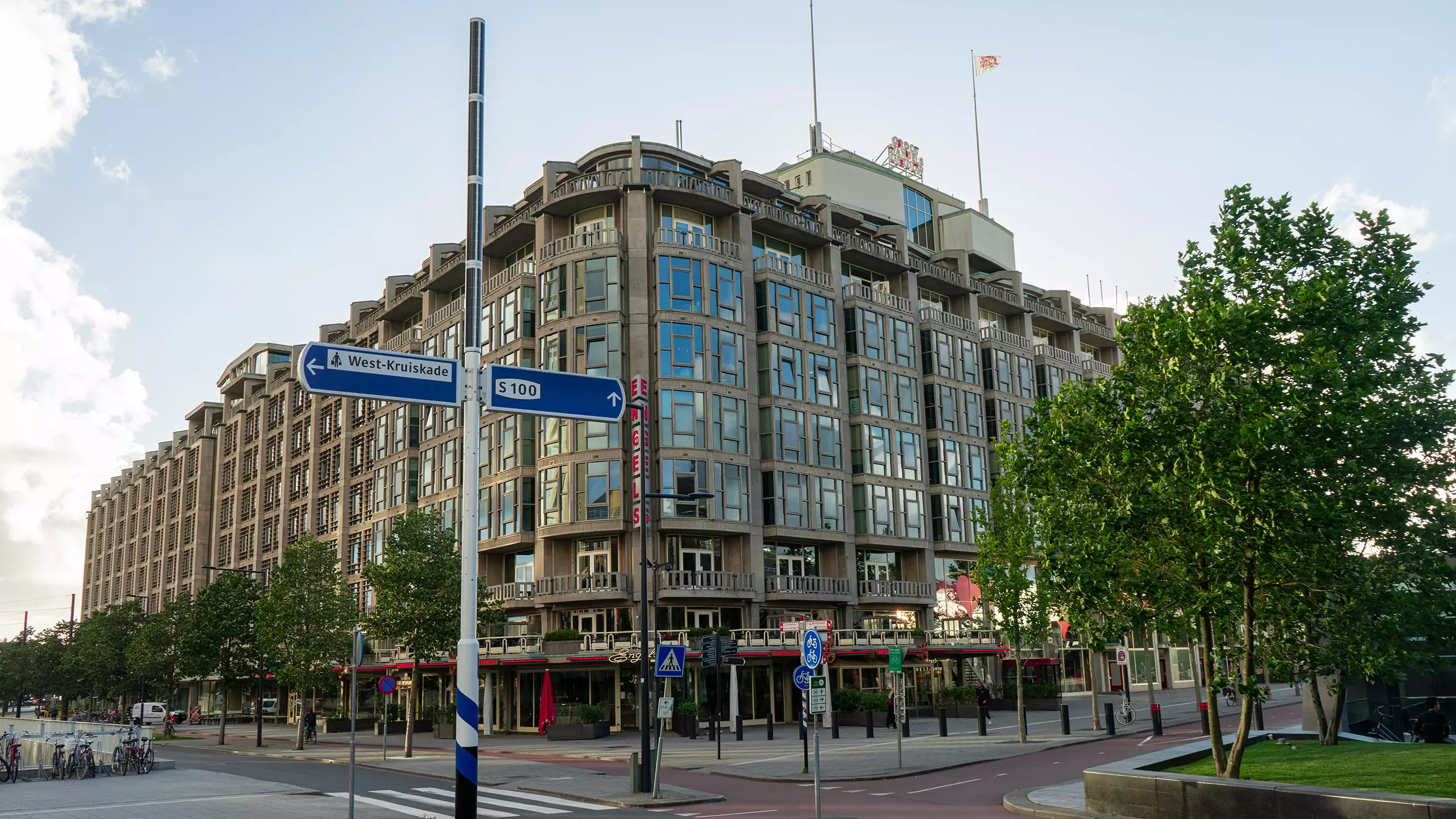 Soluxio solar beleuchtetes Straßenschild Rotterdam City Center